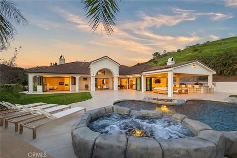 Photo of 45090 Via Tornado, Temecula, CA 92590 (MLS # SW26054909)