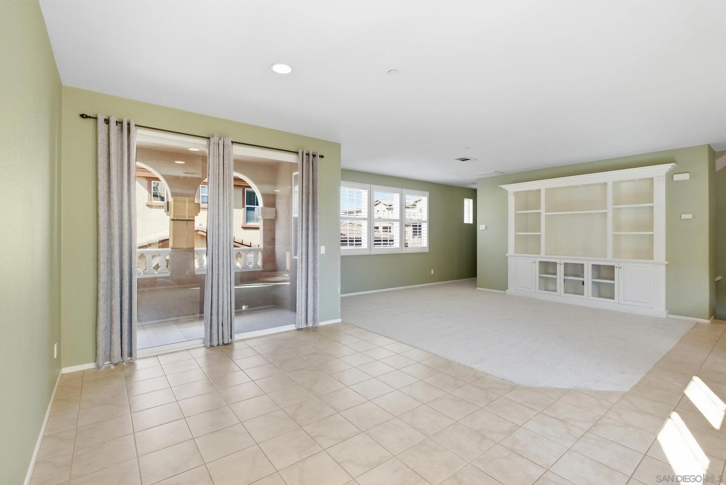 1112 Calabria St