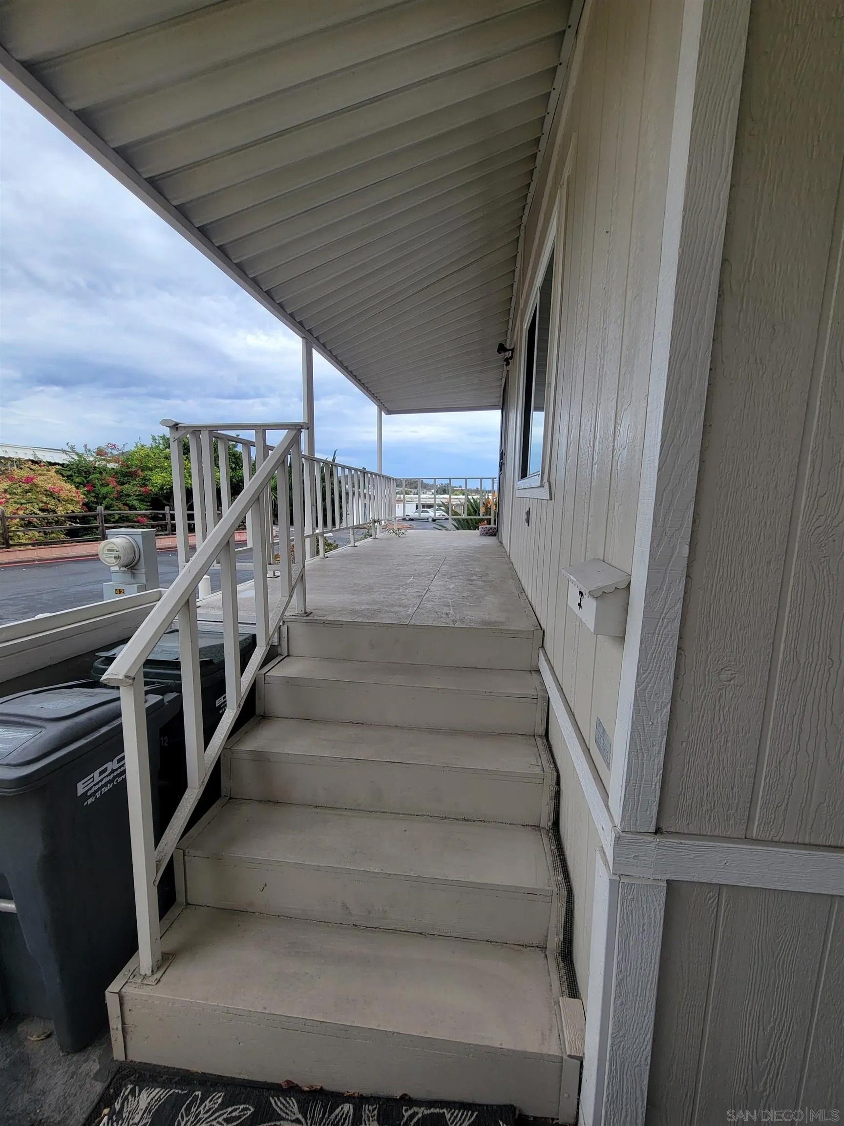 1515 E Capalina Rd SPC 42
