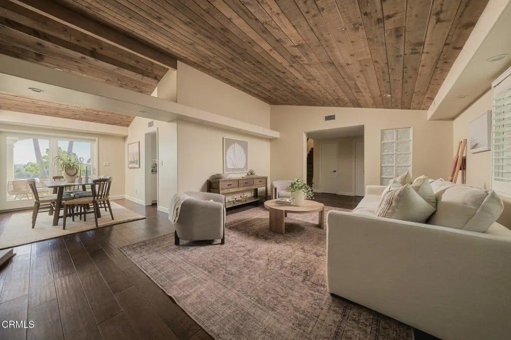 1249 COLINA Vista