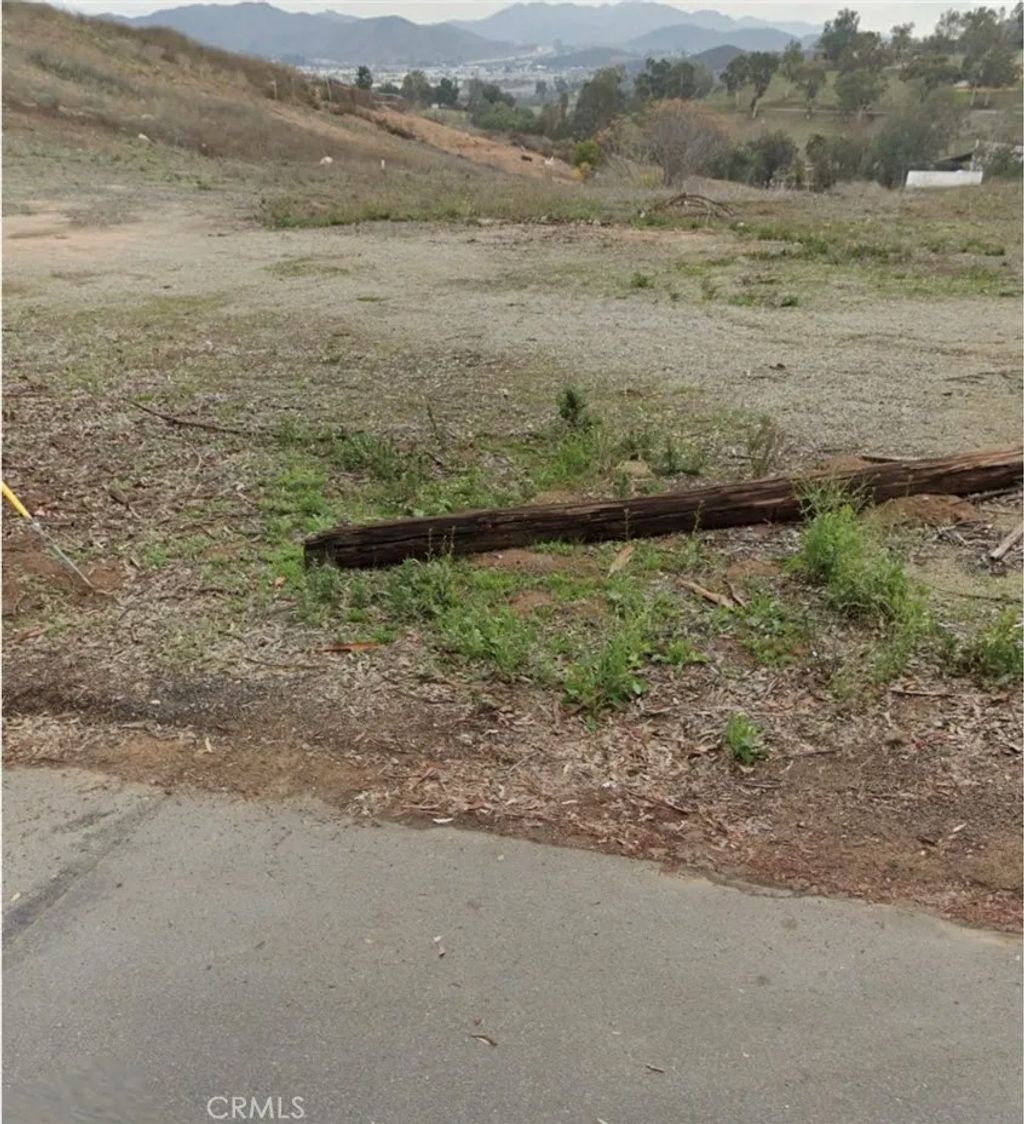 Photo of 9 Gunder, Lake Elsinore, CA 92530 (MLS # HD25168484)