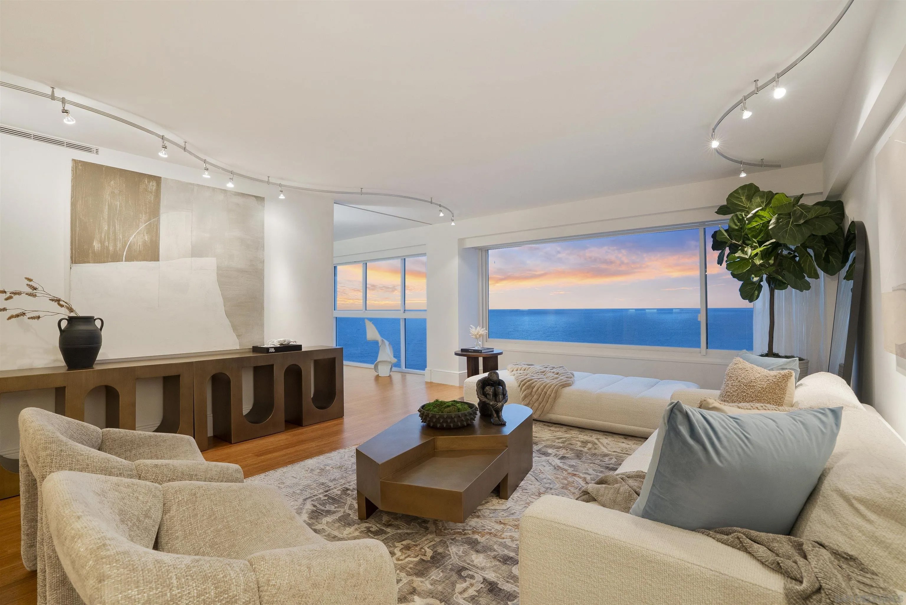 939 Coast Blvd 20E
