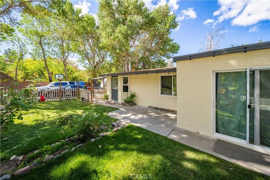 Photo of 43747 Sylvan Drive, Lake Hughes, CA 93532 (MLS # SR25282370)