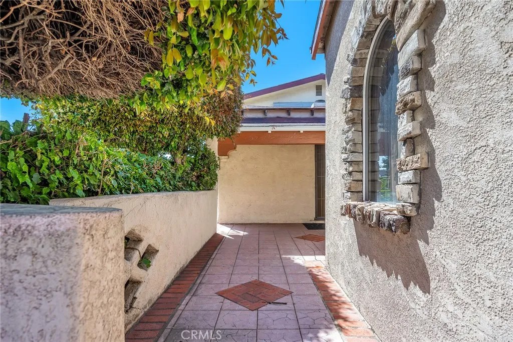 1617 W 80th Street