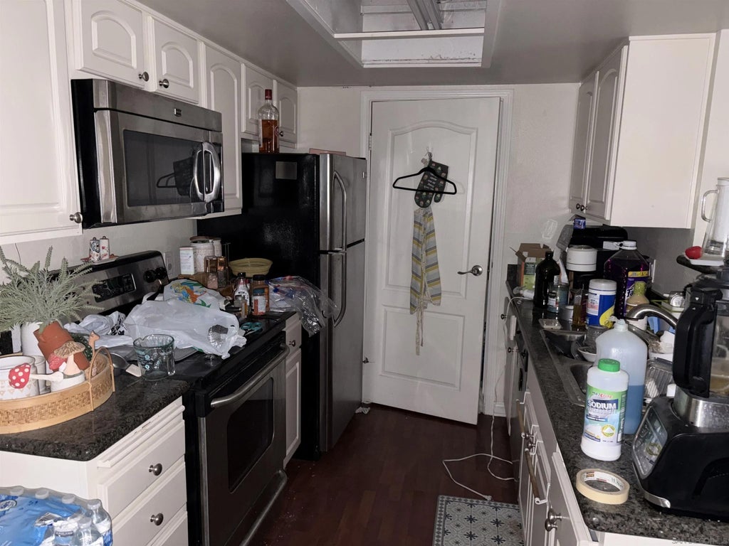 Photo of 12023 Alta Carmel Court #246, San Diego, CA 92128 (MLS # 260013967)