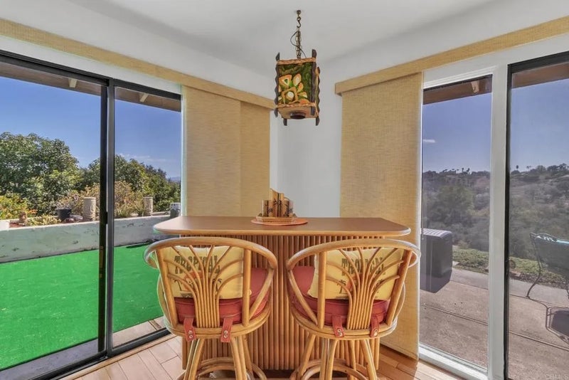 2542 Los Cerritos Lane