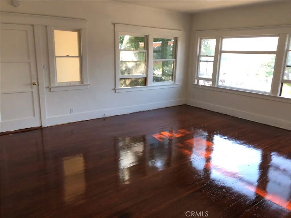 Photo of 342 E 8th St, Long Beach, CA 90813 (MLS # RS25277957)