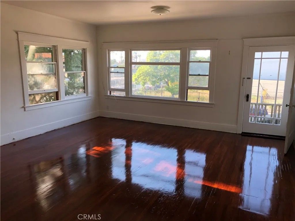Photo of 342 E 8th St, Long Beach, CA 90813 (MLS # RS25277957)