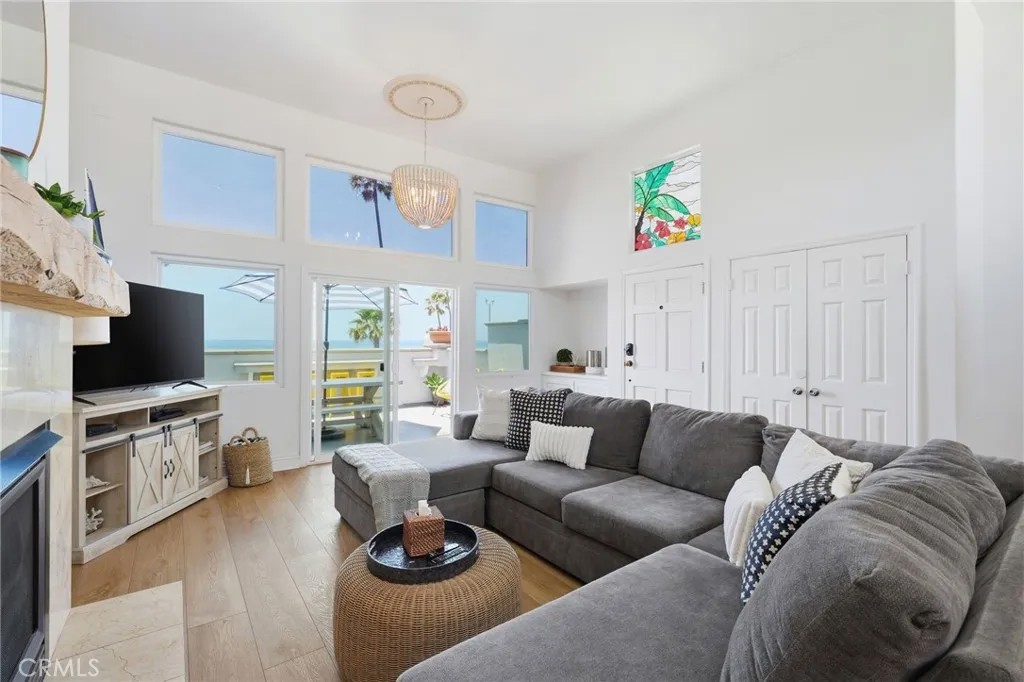 2202 W Oceanfront