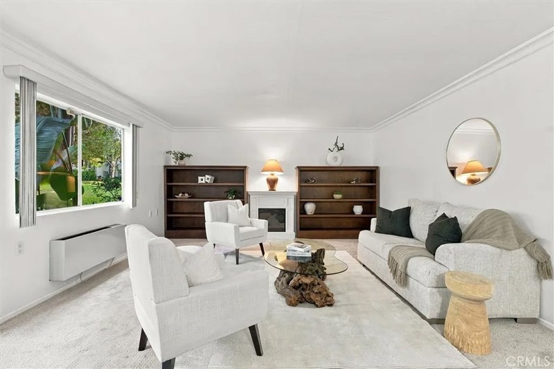 2399 Via Mariposa West