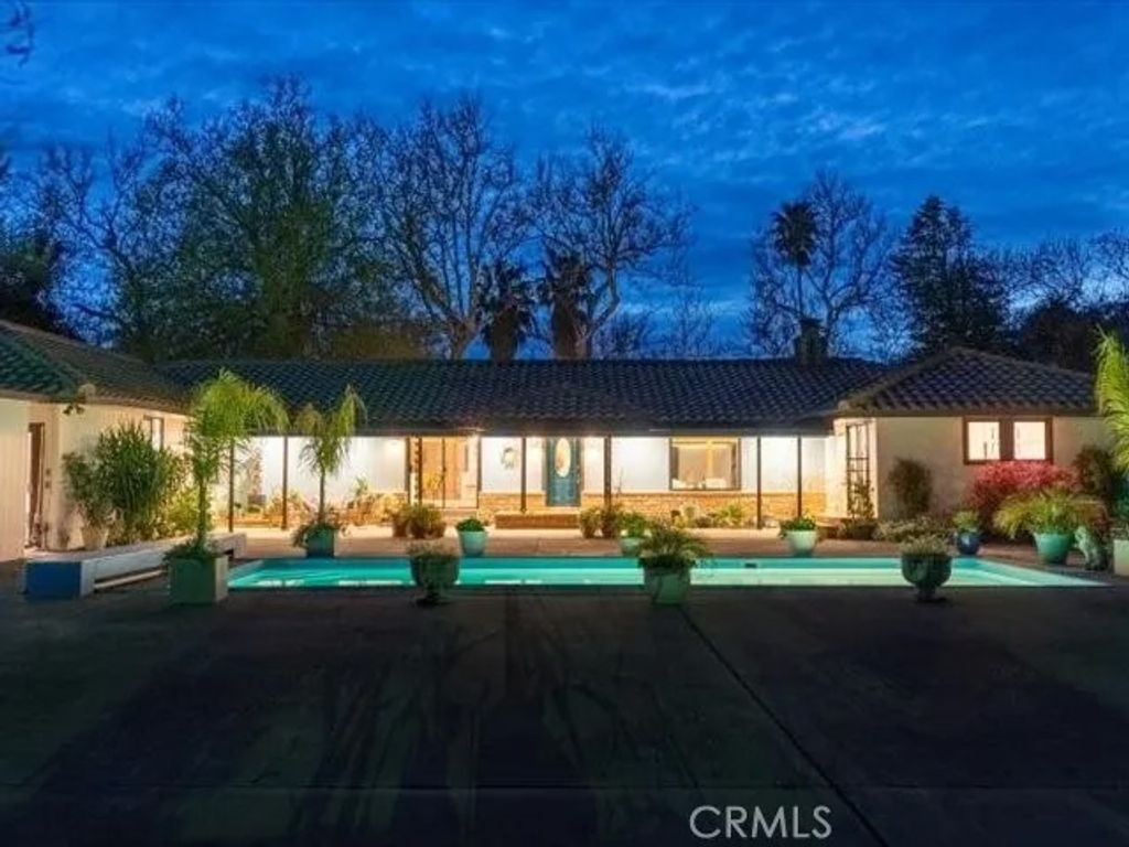 Photo of 195 Howell Avenue, Red Bluff, CA 96080 (MLS # SN26066913)