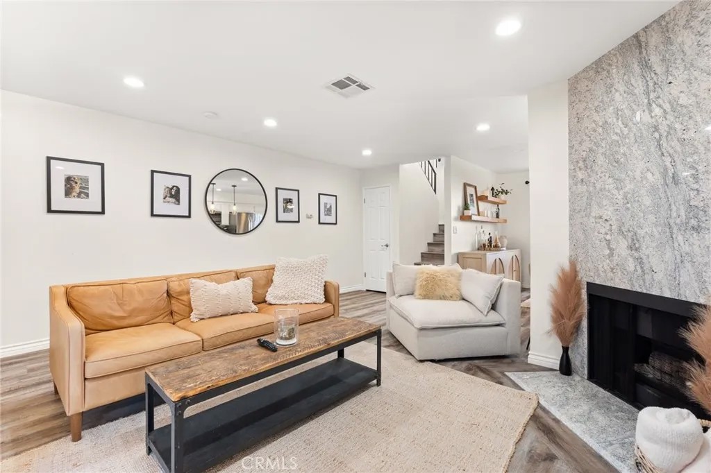 4345 W 154th 3