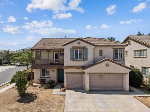 Photo of 29071 Summersweet Place, Murrieta, CA 92563 (MLS # CV26169233)