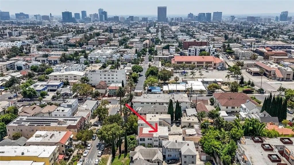 Photo of 519 N Alexandria Ave, Los Angeles, CA 90004 (MLS # GD26023224)