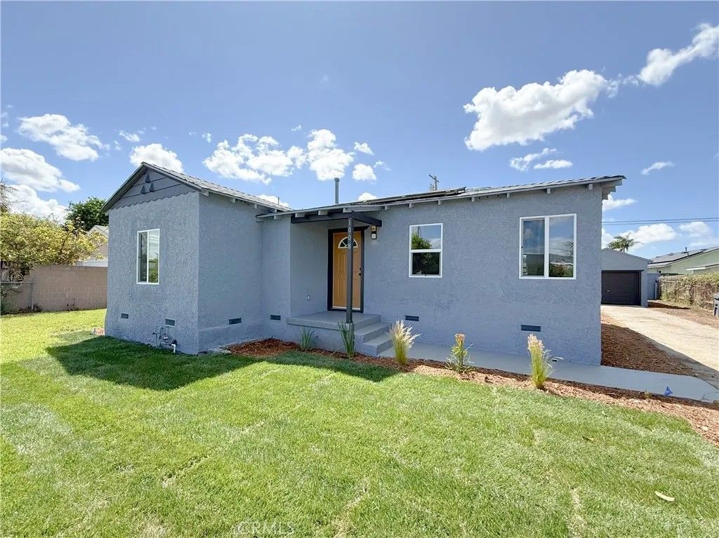 Photo of 1008 W 134th Place, Compton, CA 90222 (MLS # IG26080956)