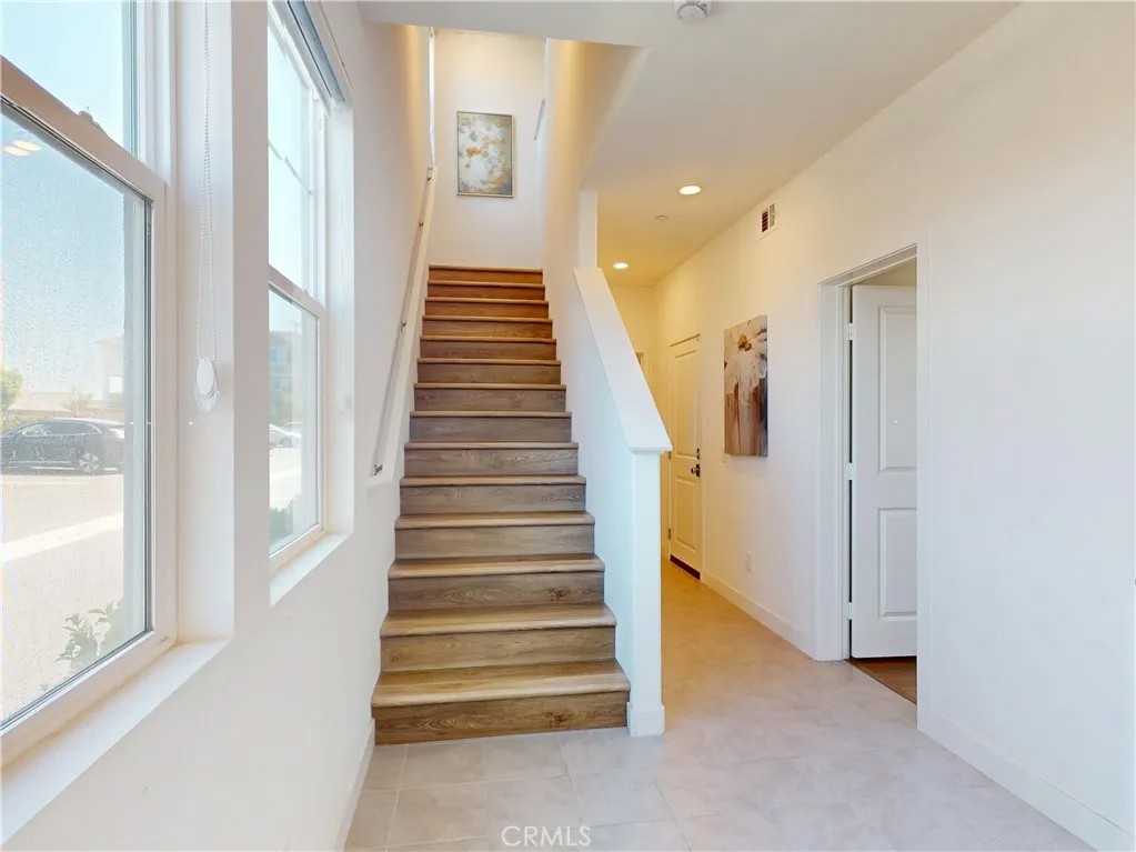1066 N Anaheim 1