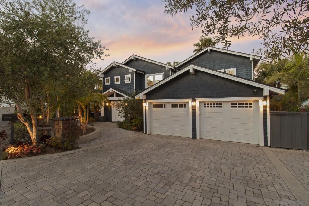 Photo of 418 Parkwood LN, Encinitas, CA 92024 (MLS # 260020643)