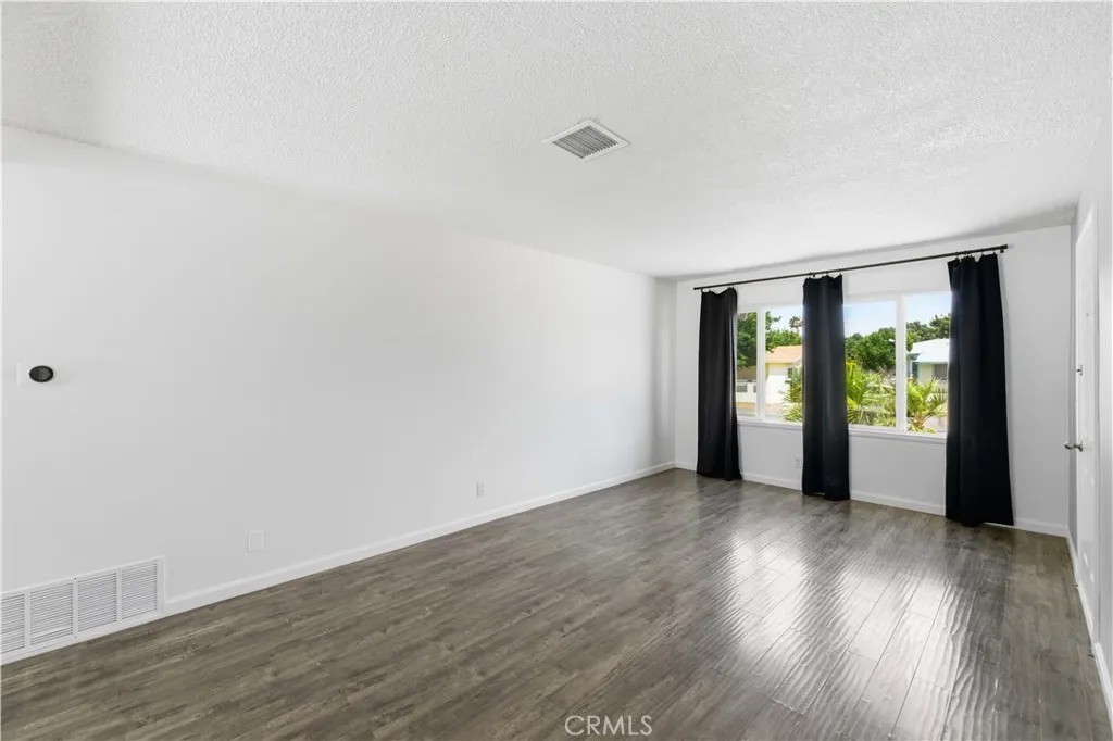 37521 Larkin