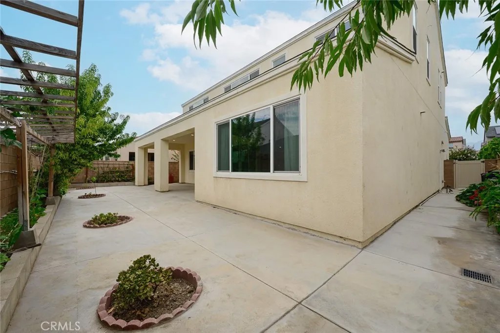 2532 E Harper