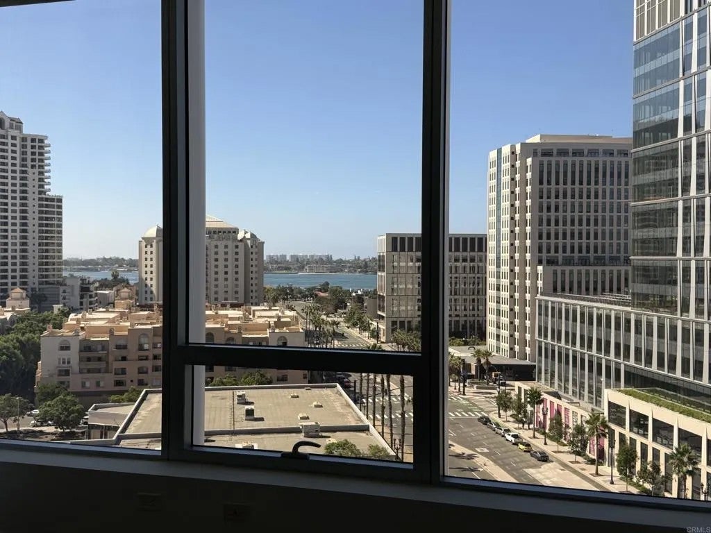 888 W E Street 1203