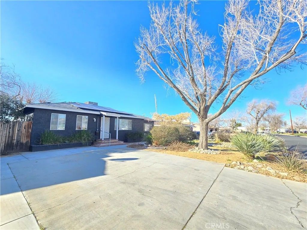 Photo of 44309 Date Ave, Lancaster, CA 93534 (MLS # SR26021367)