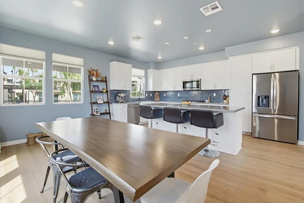 Photo of 437 Jupiter Gln, Escondido, CA 92025 (MLS # NDP2605263)