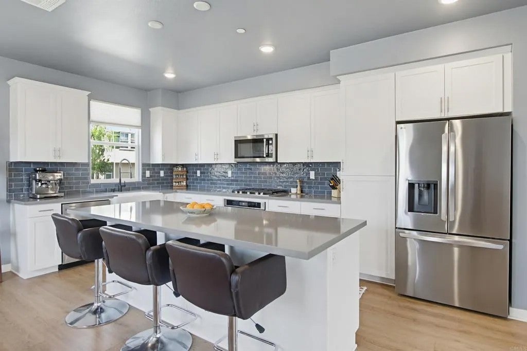 Photo of 437 Jupiter Gln, Escondido, CA 92025 (MLS # NDP2605263)