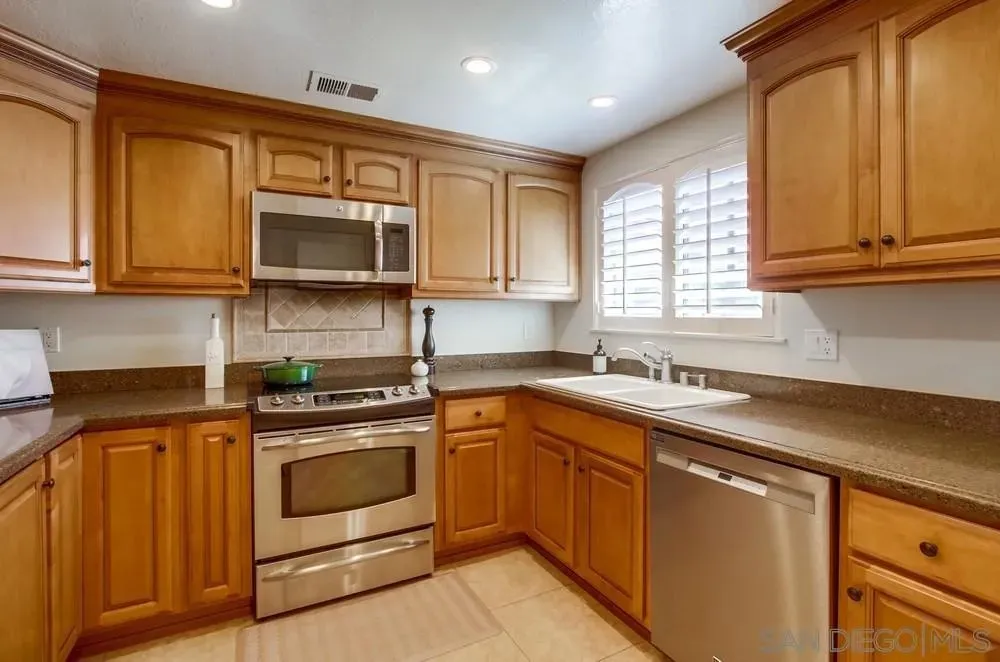 San Diego, California 92128, United States, 2 Bedrooms Bedrooms, ,2 BathroomsBathrooms,Residential,Active,222720