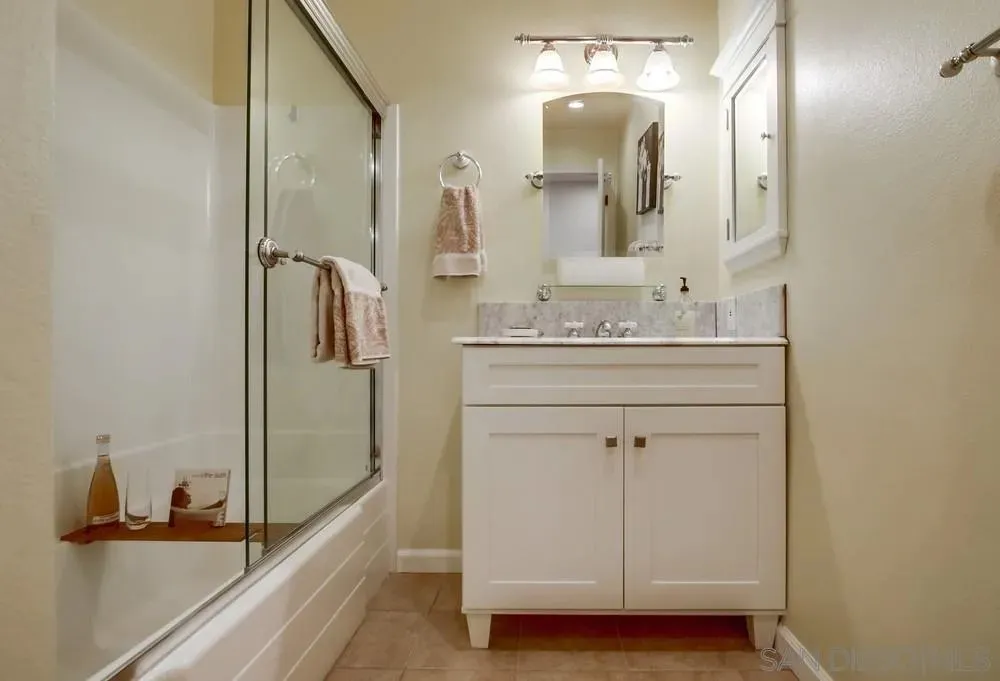 San Diego, California 92128, United States, 2 Bedrooms Bedrooms, ,2 BathroomsBathrooms,Residential,Active,222720