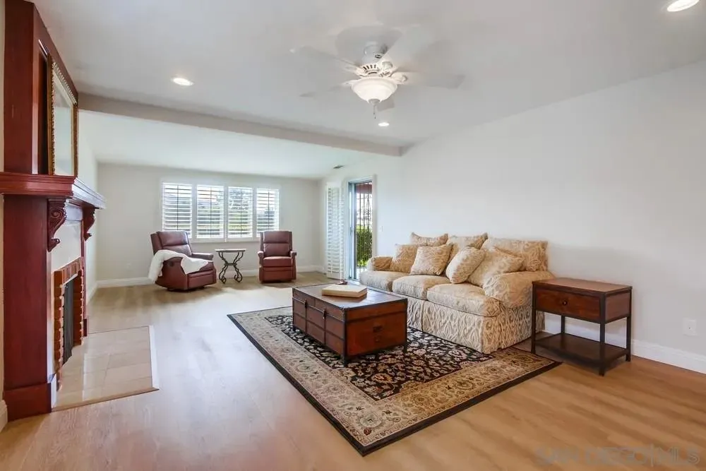 San Diego, California 92128, United States, 2 Bedrooms Bedrooms, ,2 BathroomsBathrooms,Residential,Active,222720