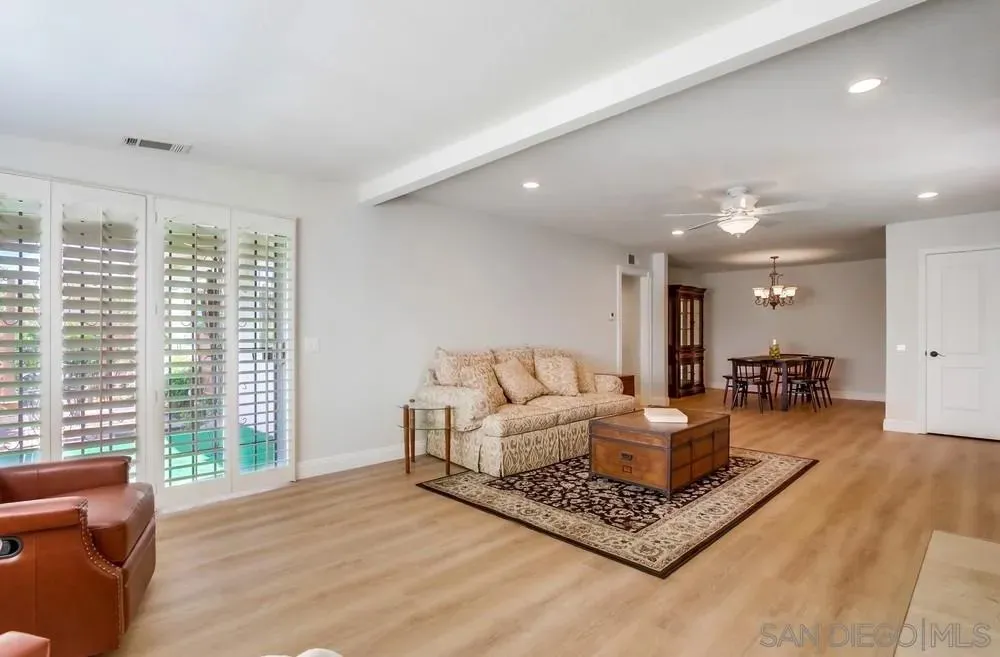 San Diego, California 92128, United States, 2 Bedrooms Bedrooms, ,2 BathroomsBathrooms,Residential,Active,222720