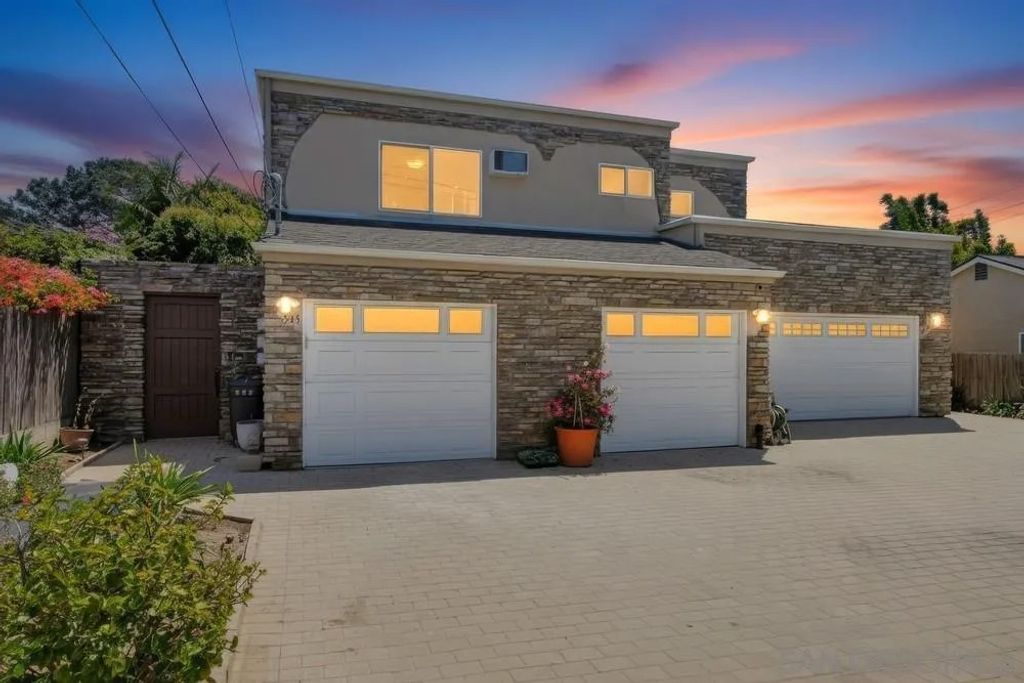 Photo of 545 Bonair Way, La Jolla, CA 92037 (MLS # 260009955)