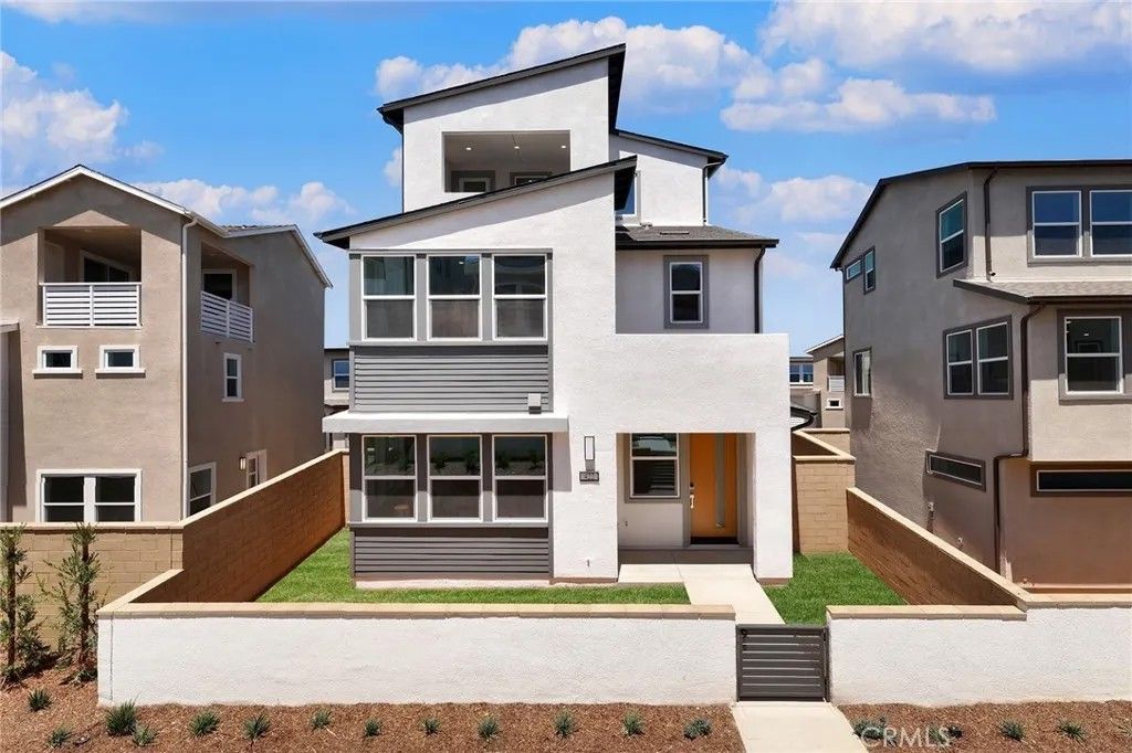 Photo of 422 Lobata, Irvine, CA 92618 (MLS # AR26033301)