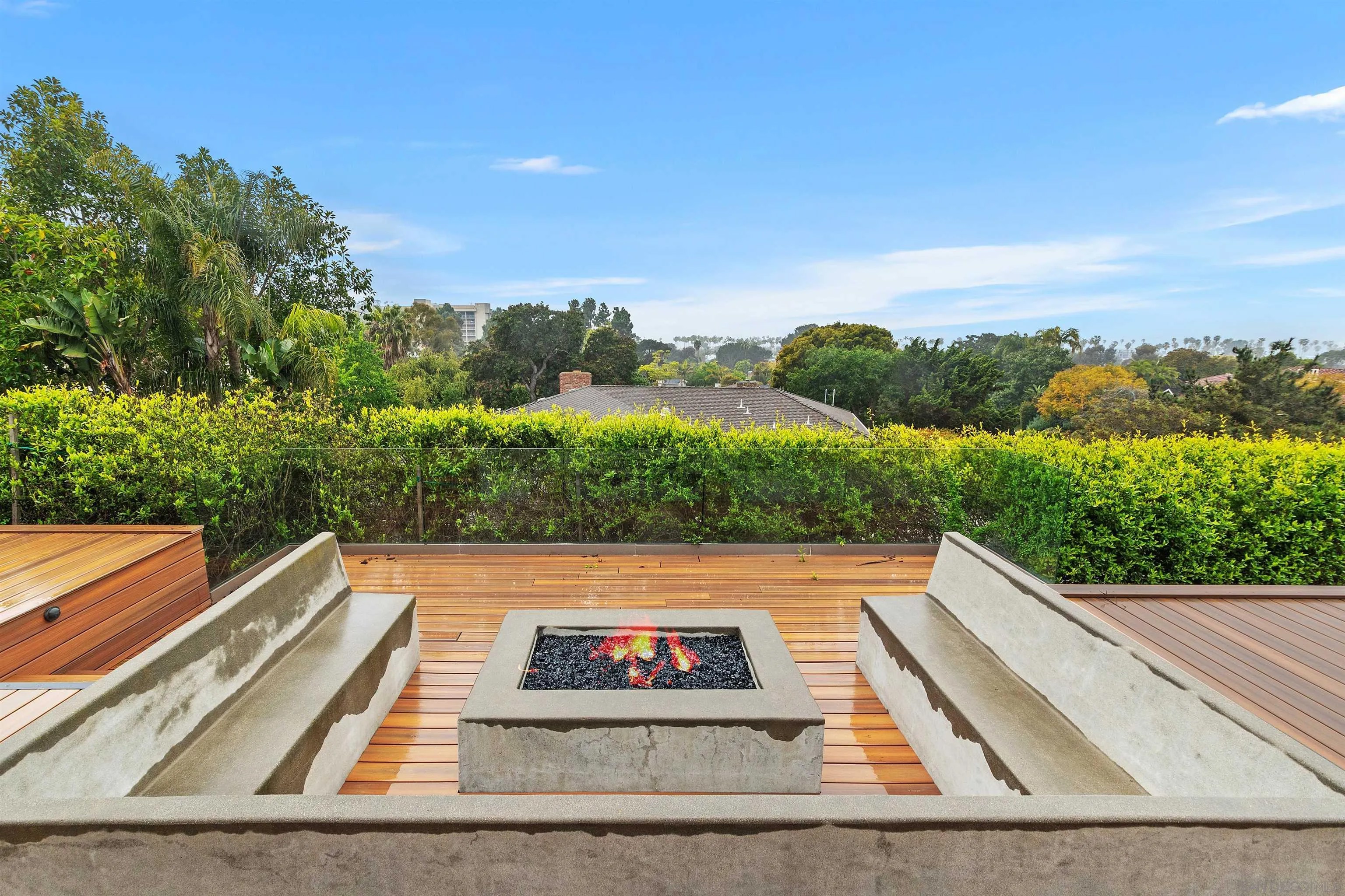 2435 Paseo Dorado