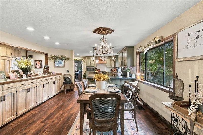 5552 Bear Creek Drive