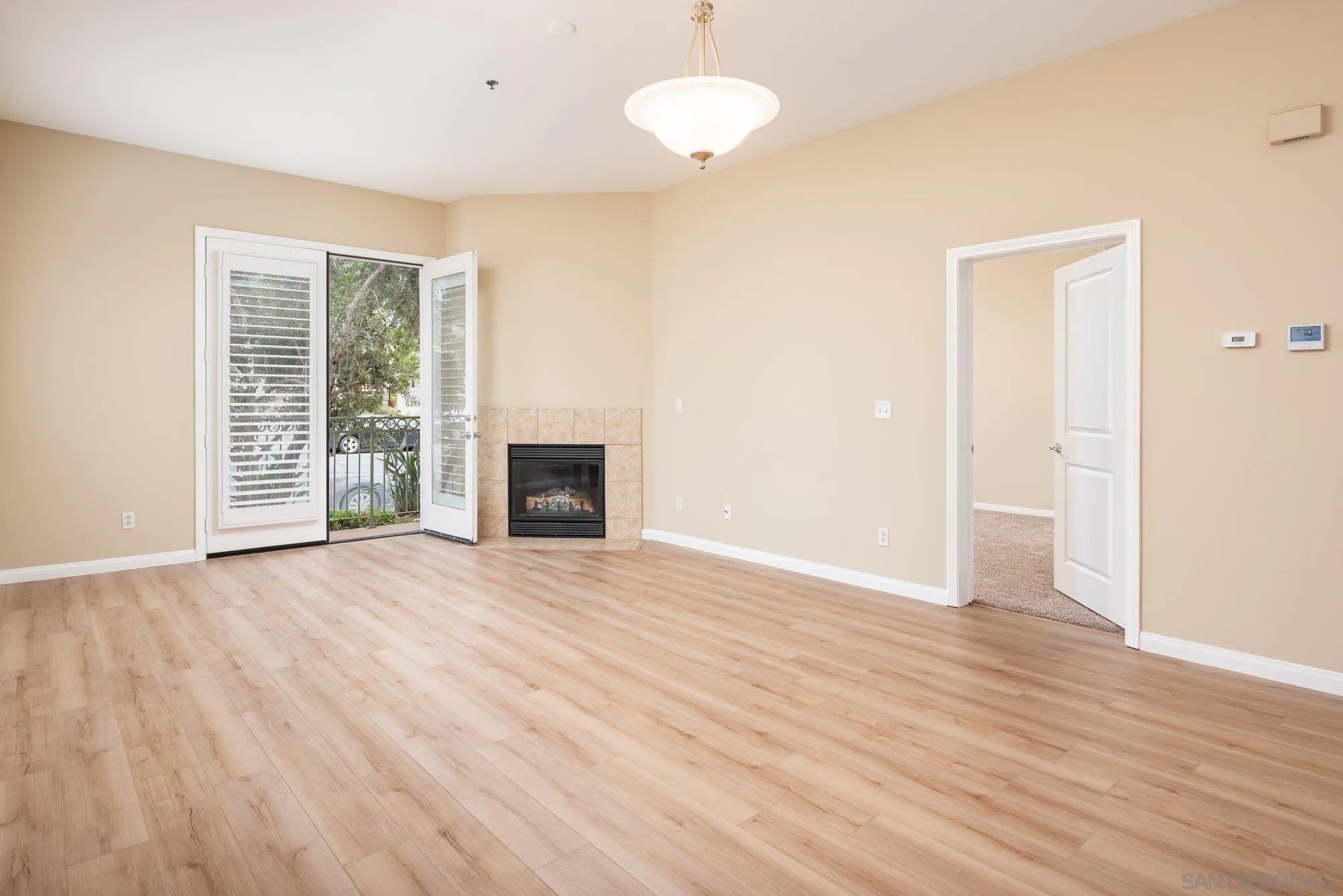 4080 Front St 105