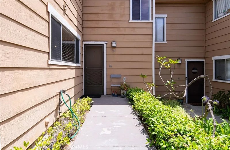 640 W Lambert 35
