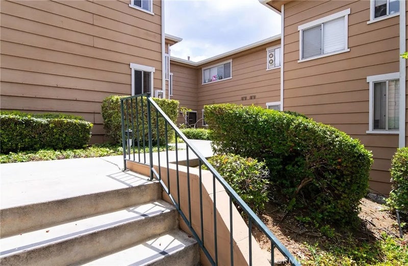 640 W Lambert 35