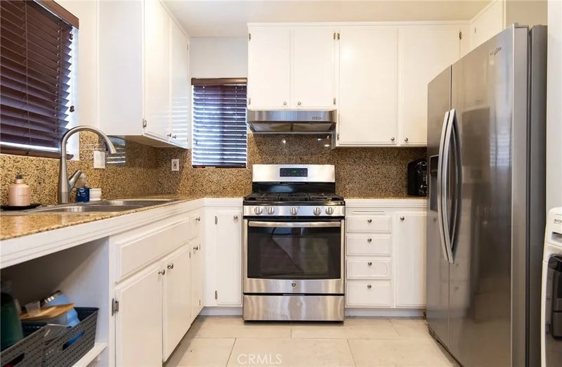 640 W Lambert 35