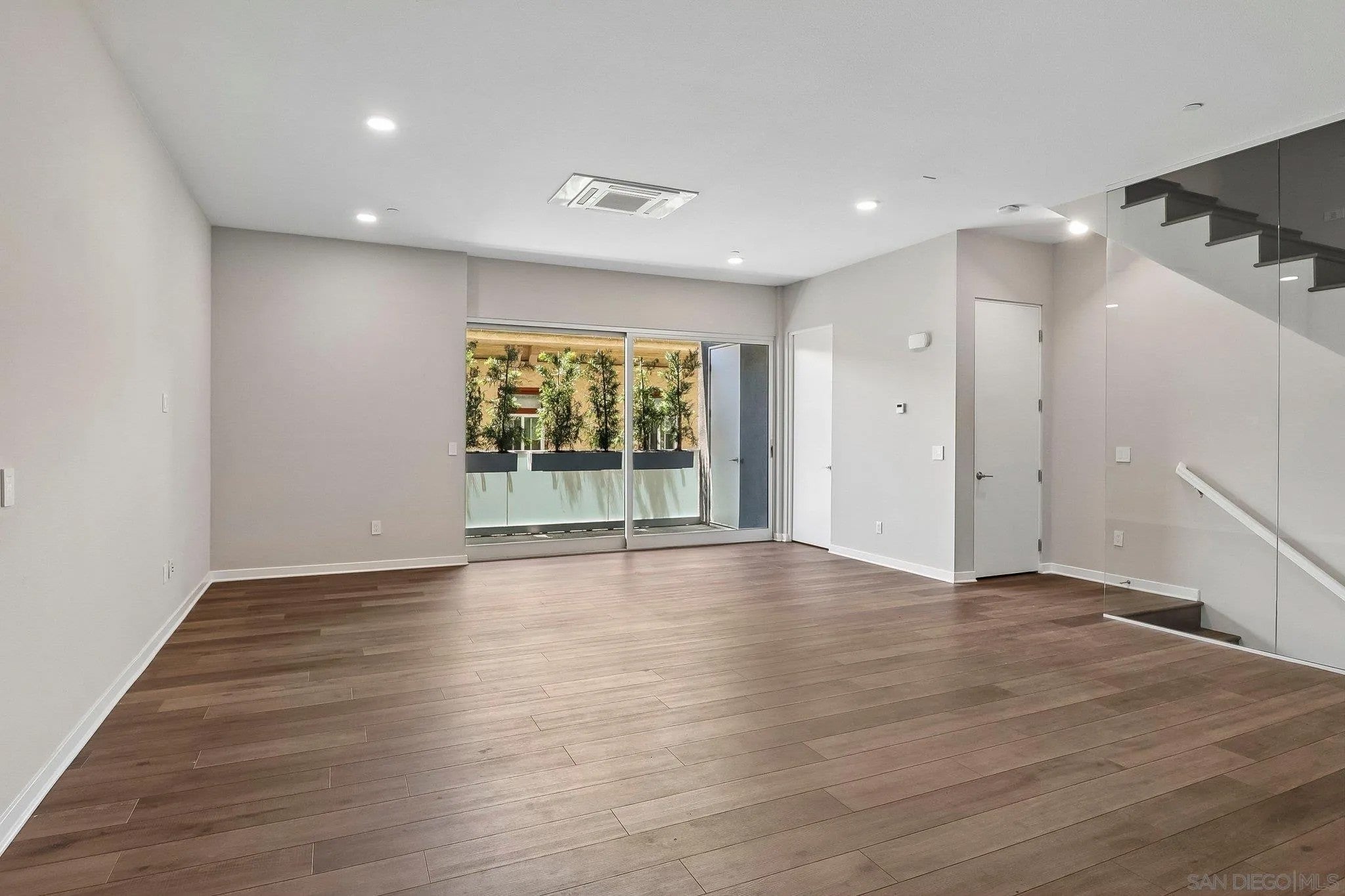 3533 3rd Ave