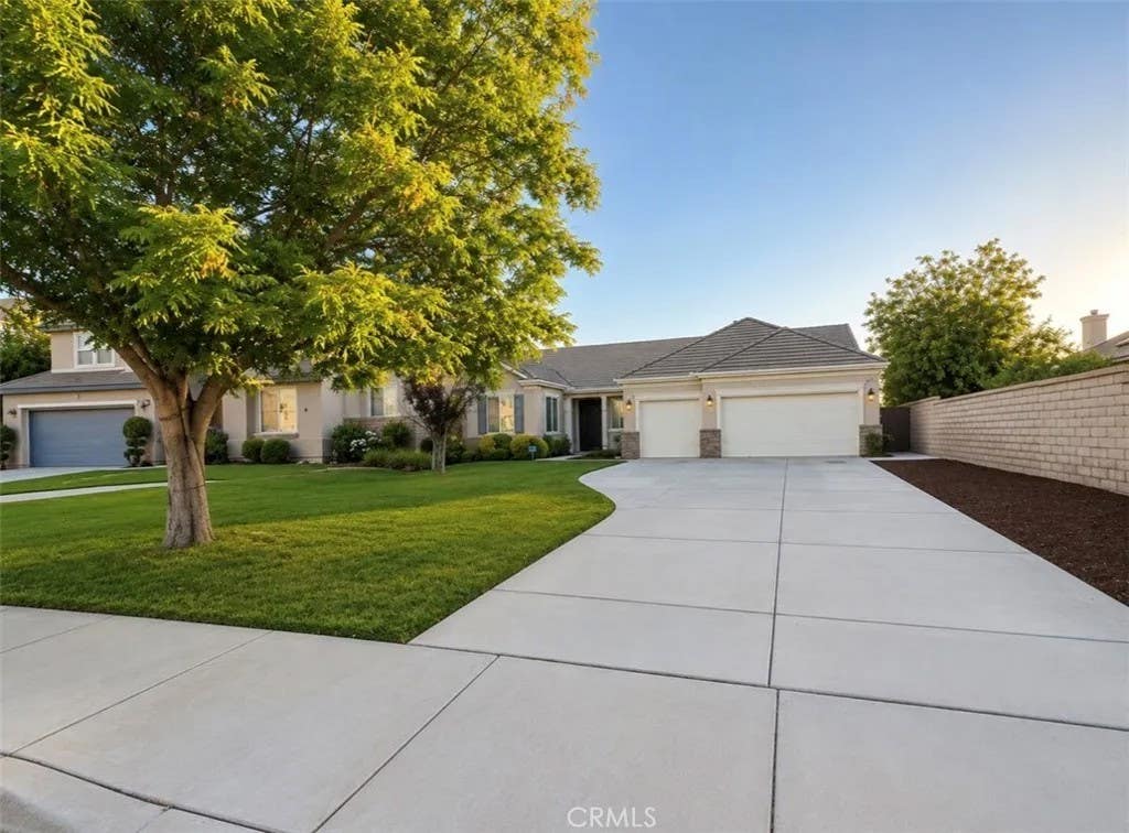 Photo of 28645 Ashington Court, Menifee, CA 92584 (MLS # SW26136432)