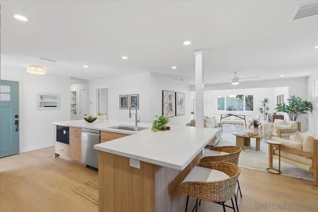 Photo of 1361 California St, Imperial Beach, CA 91932 (MLS # 260020122)