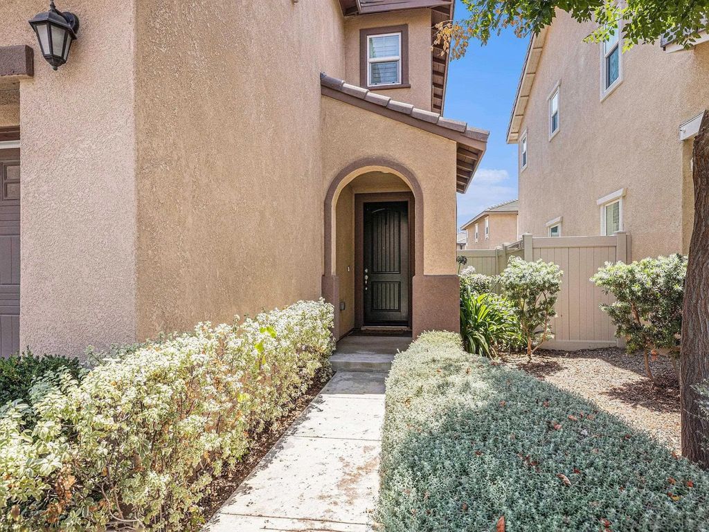 Photo of 35406 Brown Galloway Ln, Fallbrook, CA 92028 (MLS # 250042452)