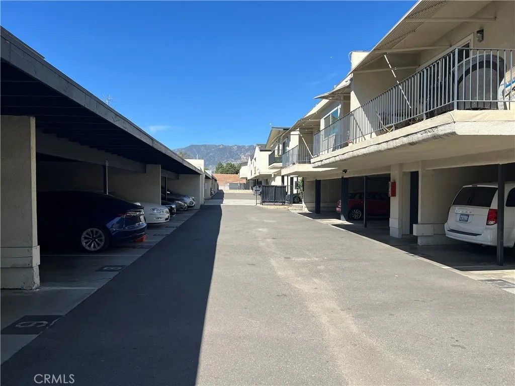 Photo of 265 N Oakland Ave #7, Pasadena, CA 91101 (MLS # IV26055941)