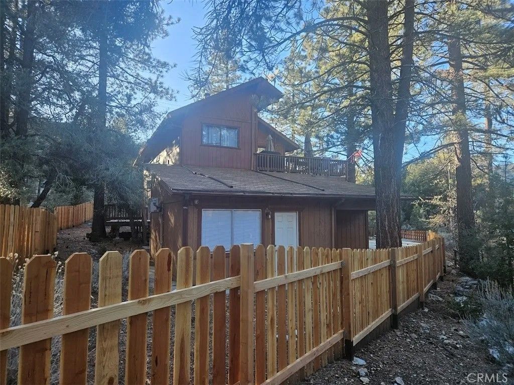 Photo of 1816 Freeman Drive, Pine Mountain Club, CA 93222 (MLS # SR26033095)