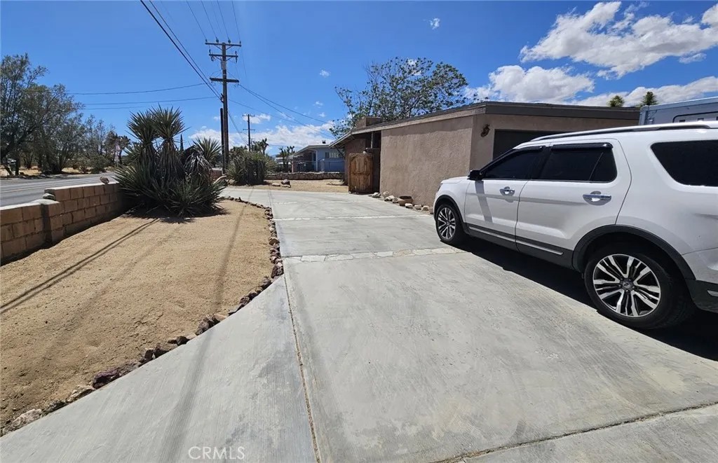 57492 Onaga Trail