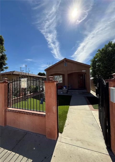 Photo of 13222 Pinney St, Pacoima, CA 91331 (MLS # SR26058379)
