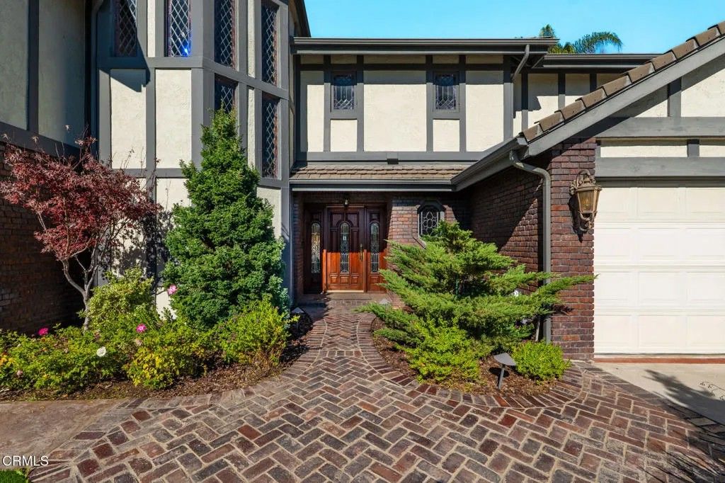 Photo of 2233 Valiant Street, Glendora, CA 91741 (MLS # P1-25533)