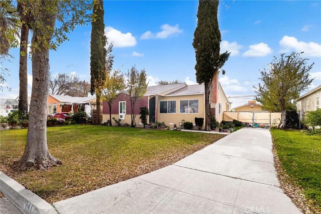 Photo of 741 Niles Street, San Bernardino, CA 92404 (MLS # SR26002736)