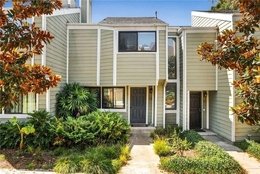 14 Surfside Ct Court